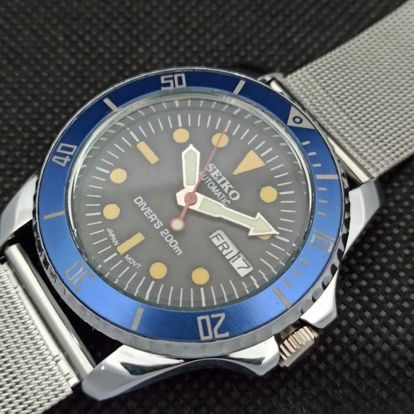 Vintage Automatic 1980s Seiko Mens Diver Watch with Glass Back! - Picture 2 of 8